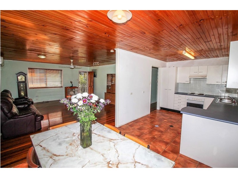 11 Wilfred St, Lota QLD 4179