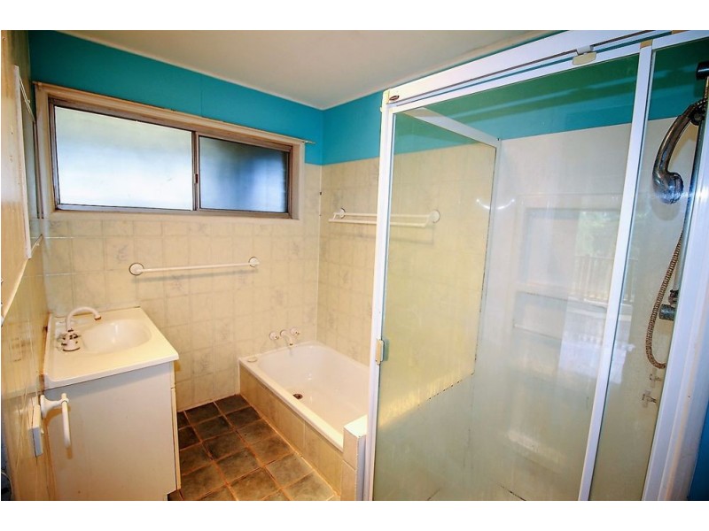 11 Wilfred St, Lota QLD 4179