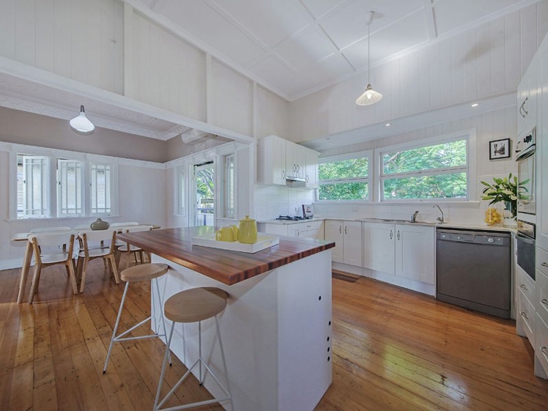 45 Tranters Avenue, Camp Hill QLD 4152