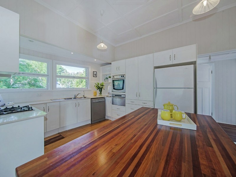 45 Tranters Avenue, Camp Hill QLD 4152