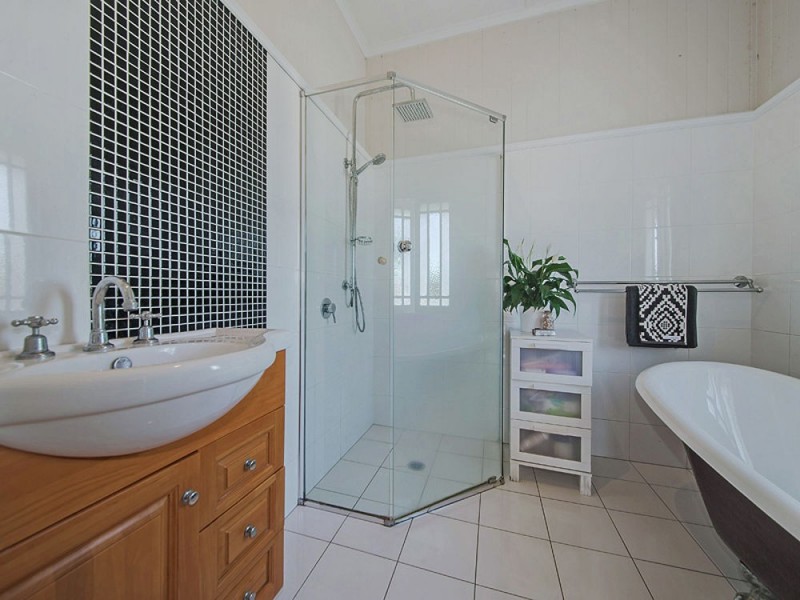 45 Tranters Avenue, Camp Hill QLD 4152