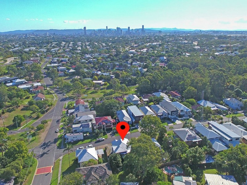 45 Tranters Avenue, Camp Hill QLD 4152