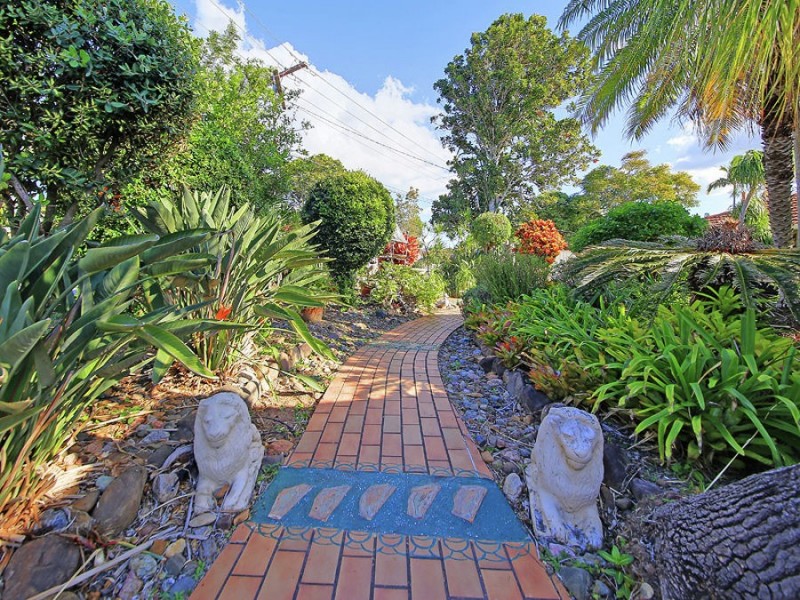 24 Morden Street, Birkdale QLD 4159