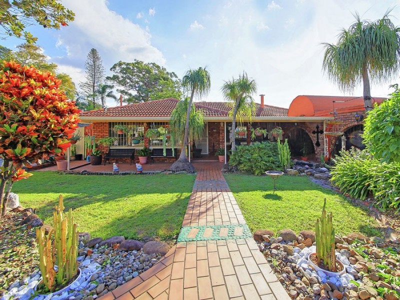 24 Morden Street, Birkdale QLD 4159