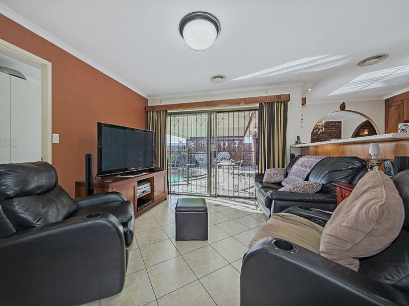 24 Morden Street, Birkdale QLD 4159