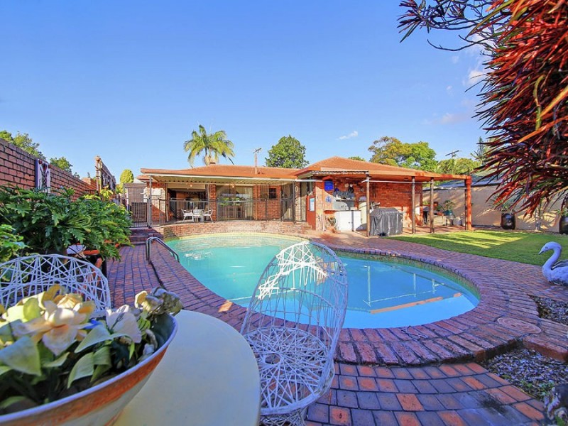 24 Morden Street, Birkdale QLD 4159