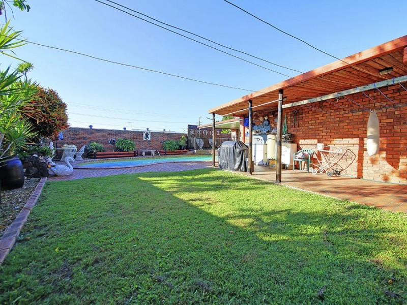 24 Morden Street, Birkdale QLD 4159