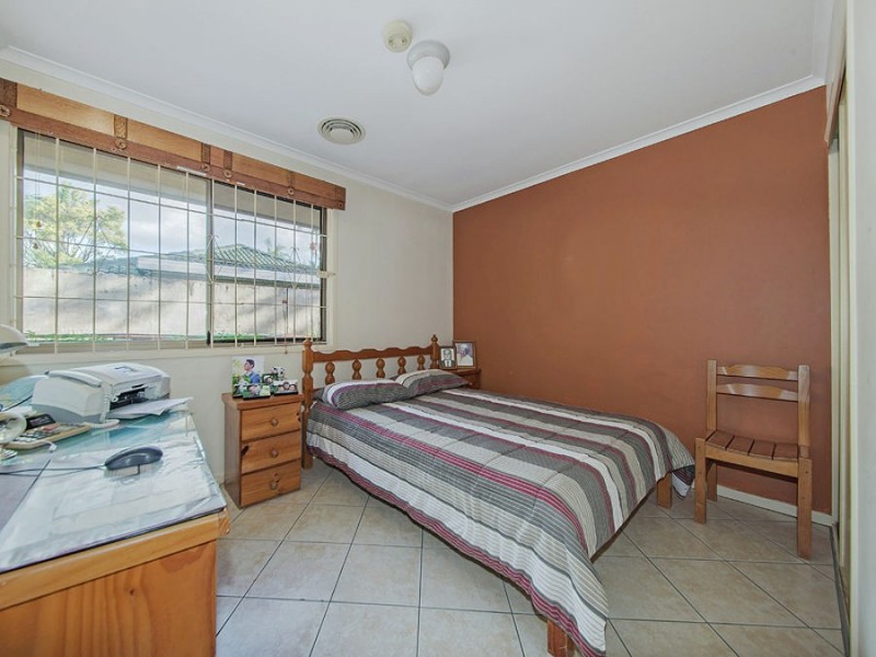 24 Morden Street, Birkdale QLD 4159