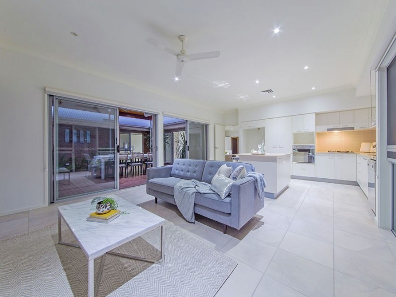 72 Moss Road, Wakerley QLD 4154