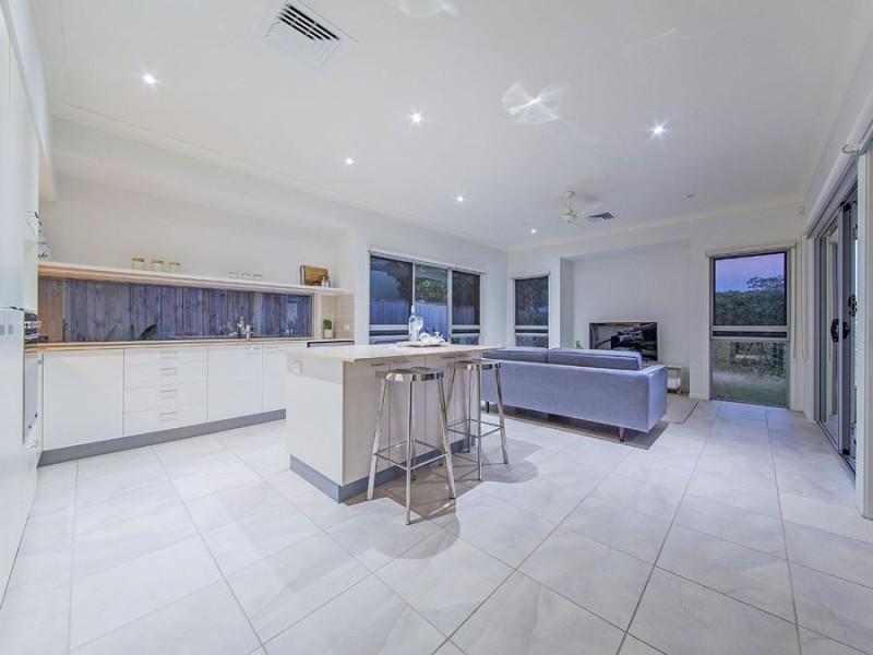 72 Moss Road, Wakerley QLD 4154