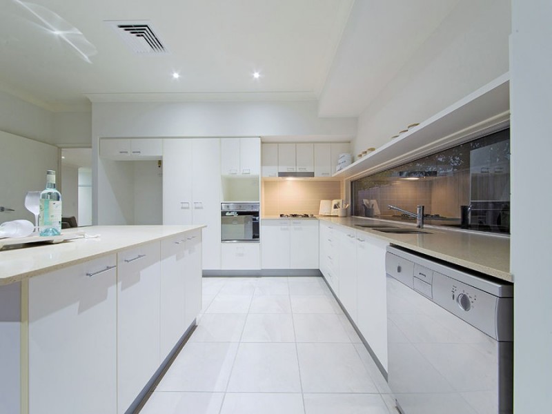 72 Moss Road, Wakerley QLD 4154