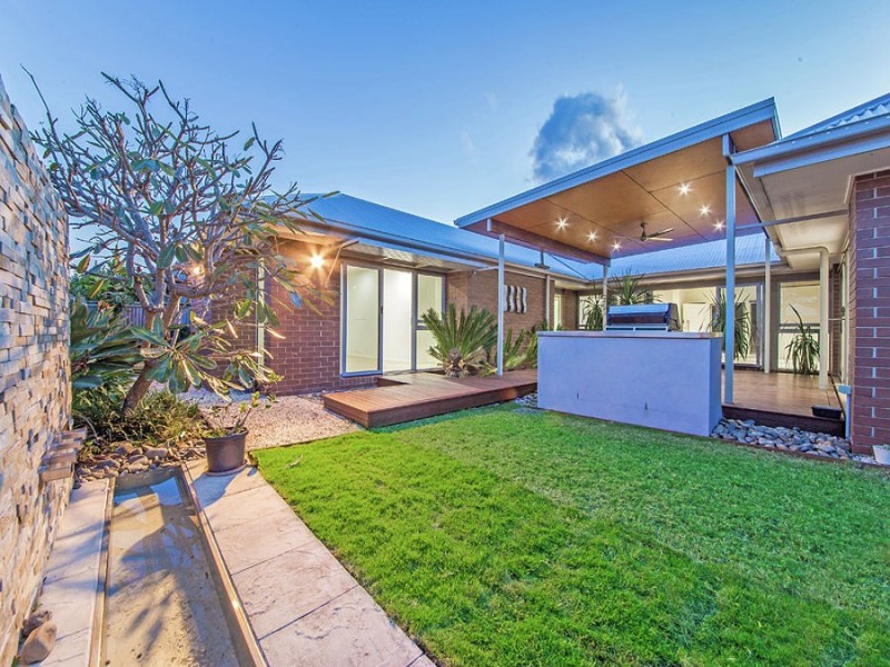 72 Moss Road, Wakerley QLD 4154