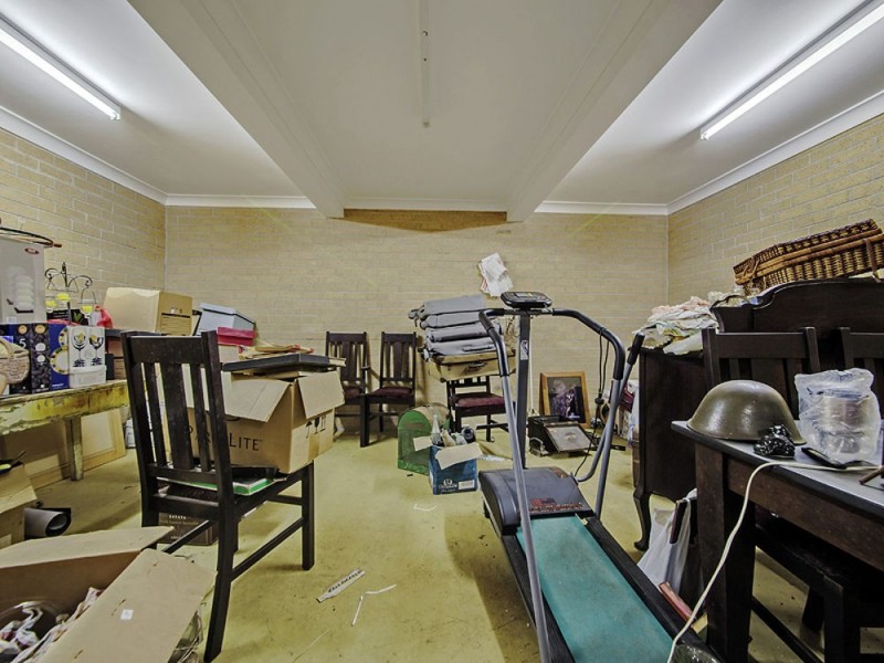 35 Yamboyna Street, Manly QLD 4179