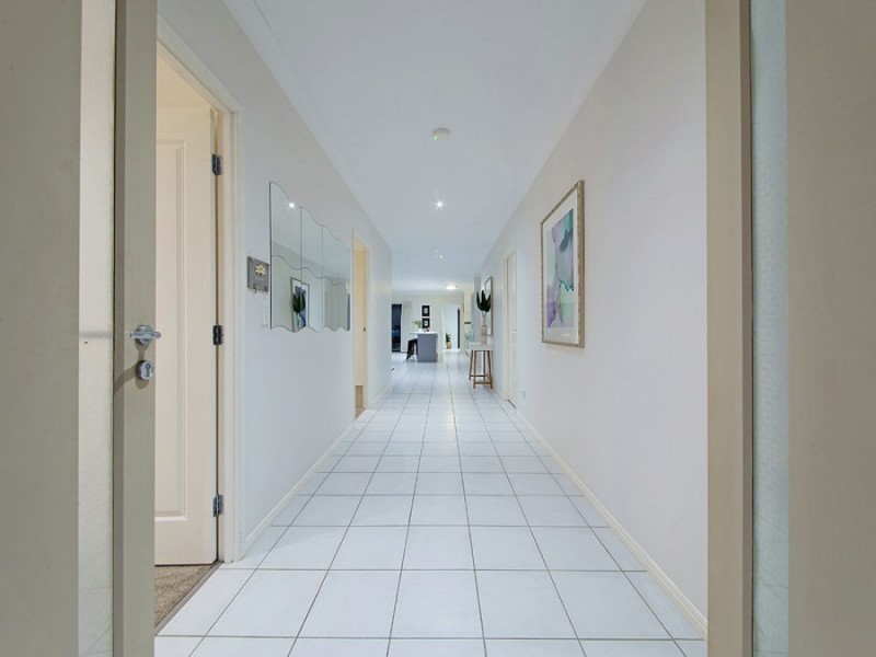 13 Tallis Street, Wakerley QLD 4154