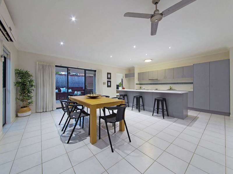 13 Tallis Street, Wakerley QLD 4154