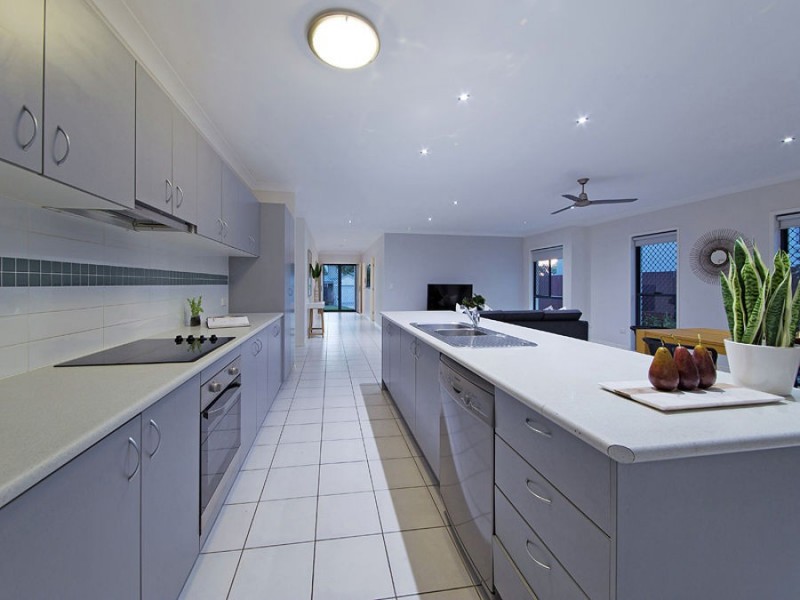 13 Tallis Street, Wakerley QLD 4154