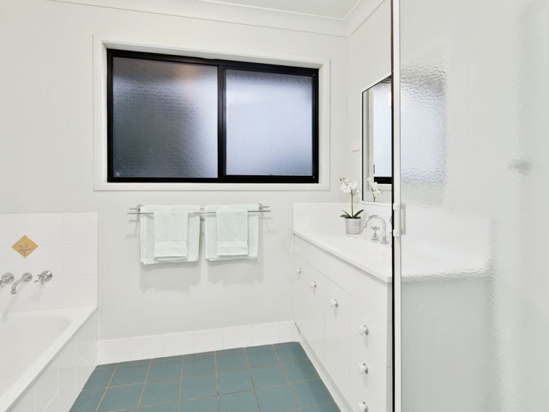 12 Beltana Street, Lota QLD 4179