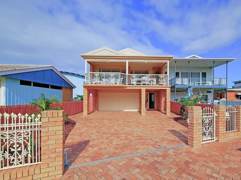 317 Upper Esplanade, Manly QLD 4179
