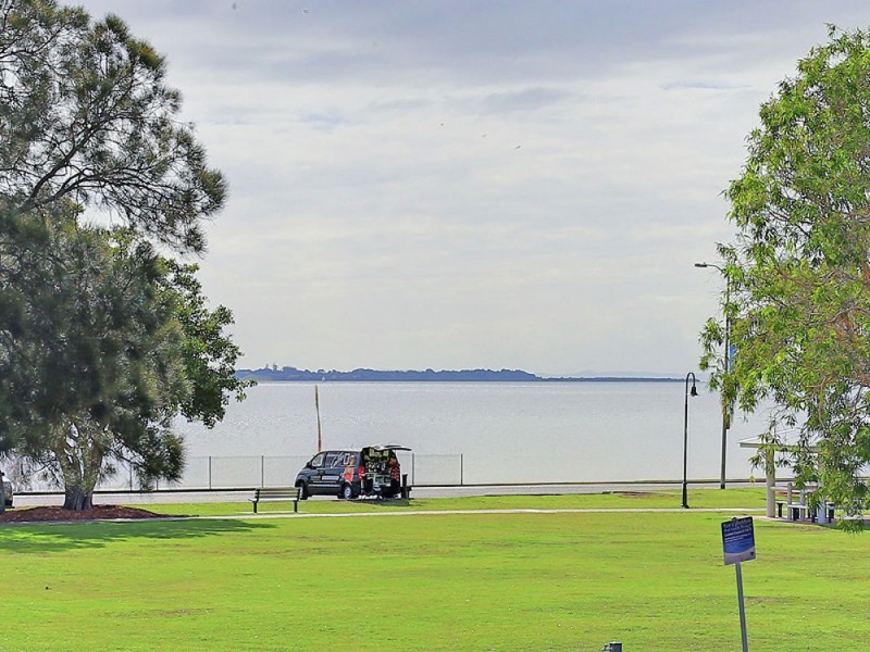 317 Upper Esplanade, Manly QLD 4179