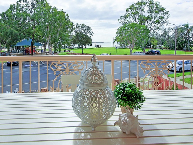 317 Upper Esplanade, Manly QLD 4179