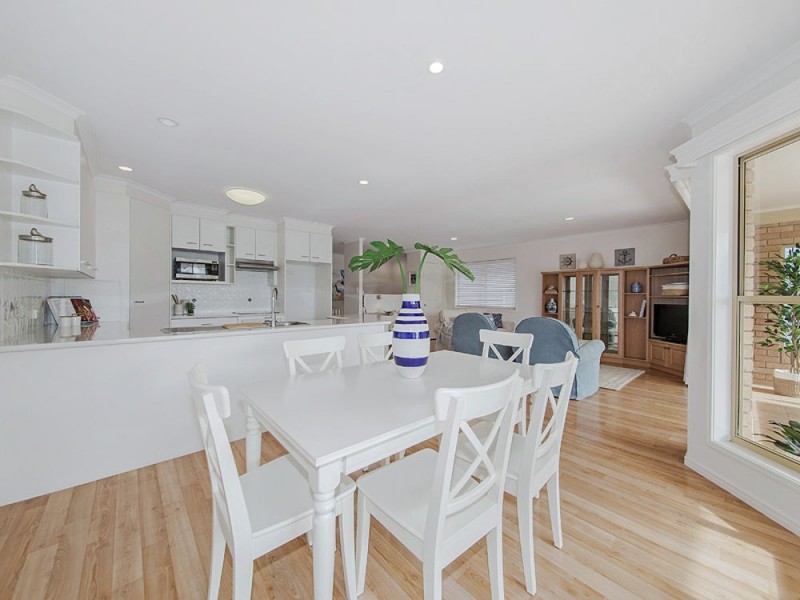 317 Upper Esplanade, Manly QLD 4179