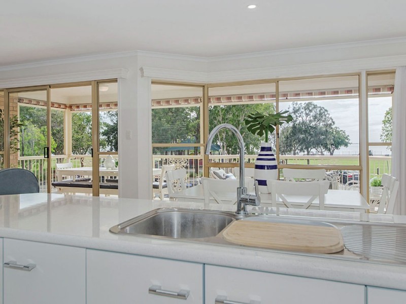 317 Upper Esplanade, Manly QLD 4179