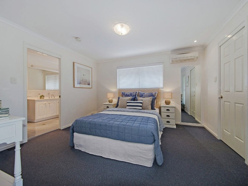 317 Upper Esplanade, Manly QLD 4179