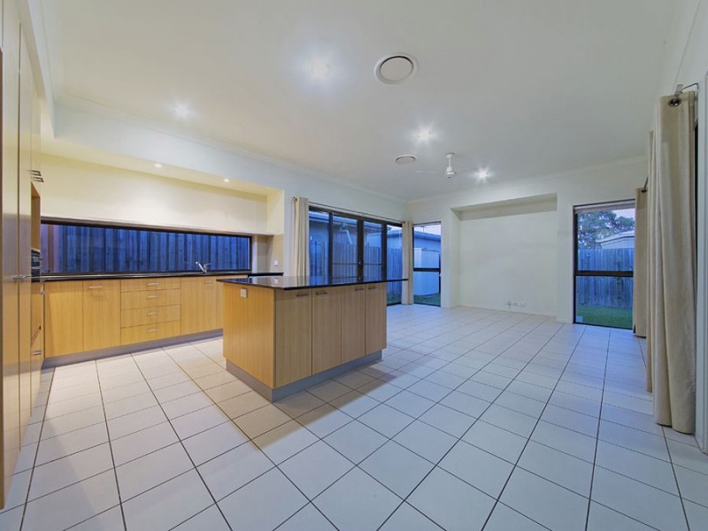 60 Mossvale Drive, Wakerley QLD 4154