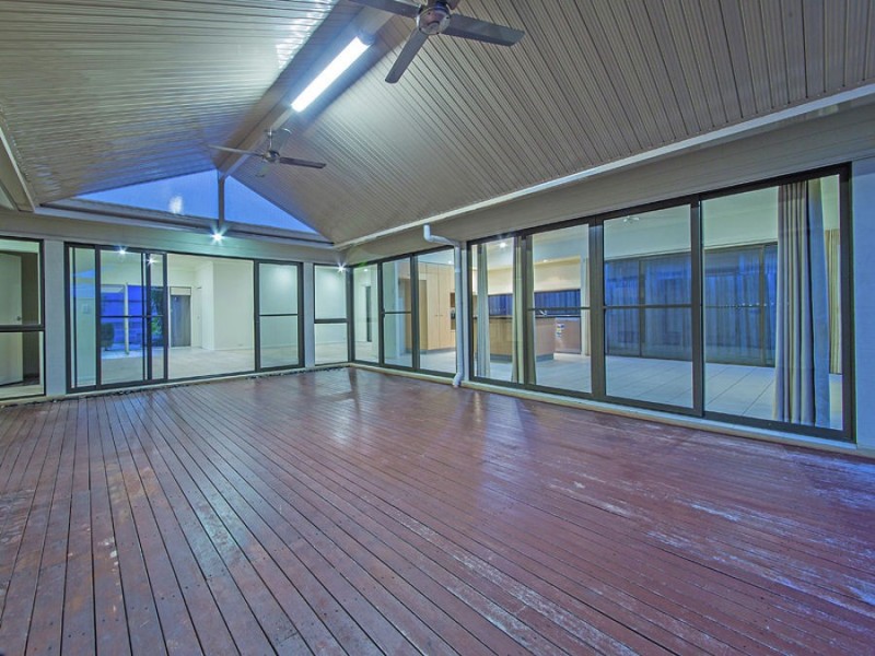 60 Mossvale Drive, Wakerley QLD 4154