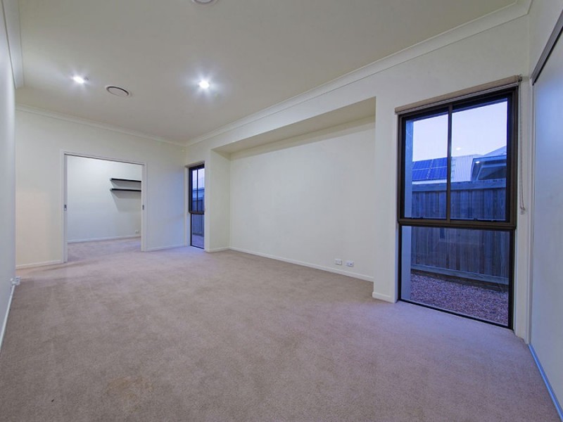 60 Mossvale Drive, Wakerley QLD 4154