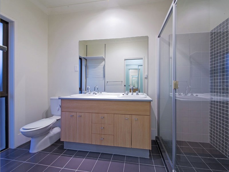 60 Mossvale Drive, Wakerley QLD 4154