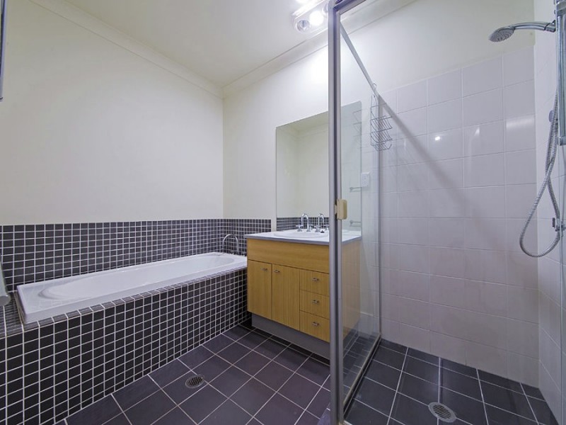 60 Mossvale Drive, Wakerley QLD 4154