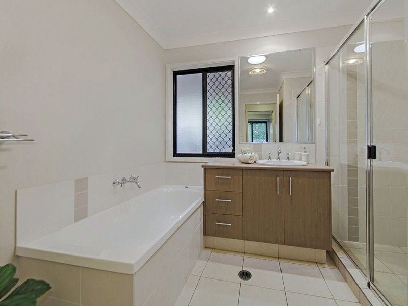 62 Williams Street, Wakerley QLD 4154