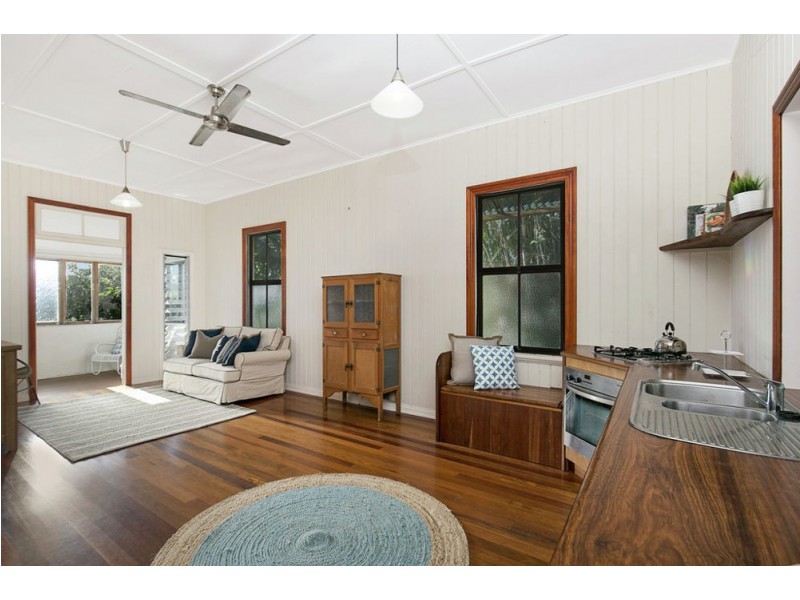 22 Chestnut St, Wynnum QLD 4178