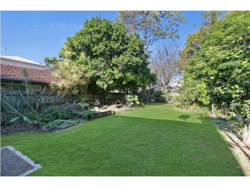 22 Chestnut St, Wynnum QLD 4178