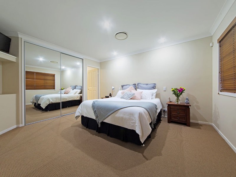 2 Suprano Place, Wakerley QLD 4154