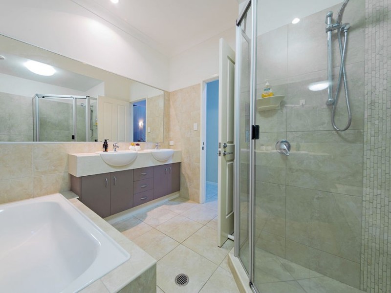 2 Suprano Place, Wakerley QLD 4154