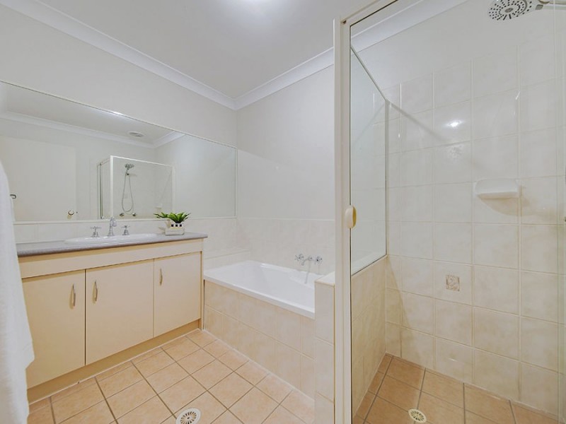 106 Hargreaves Road, Manly West QLD 4179
