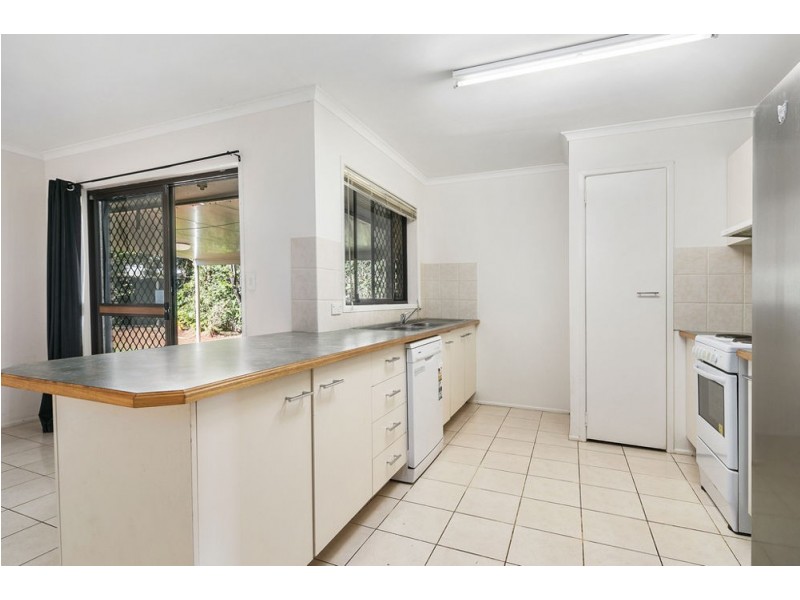 34 Mackerel St, Manly West QLD 4179