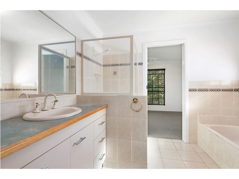 34 Mackerel St, Manly West QLD 4179