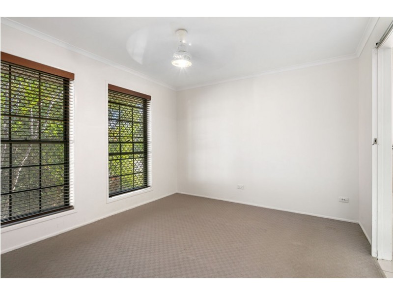 34 Mackerel St, Manly West QLD 4179