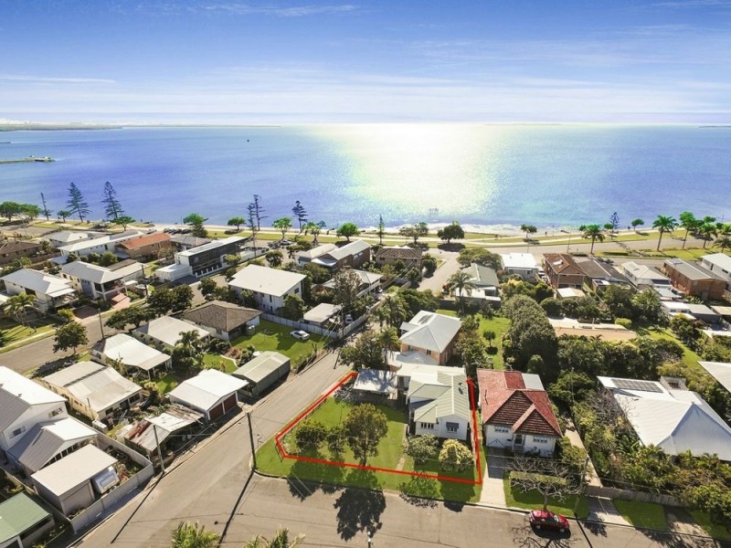 4 Grattan Tce, Wynnum QLD 4178