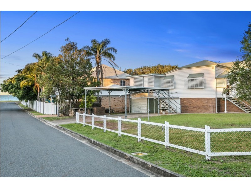4 Grattan Tce, Wynnum QLD 4178