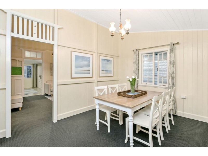 4 Grattan Tce, Wynnum QLD 4178