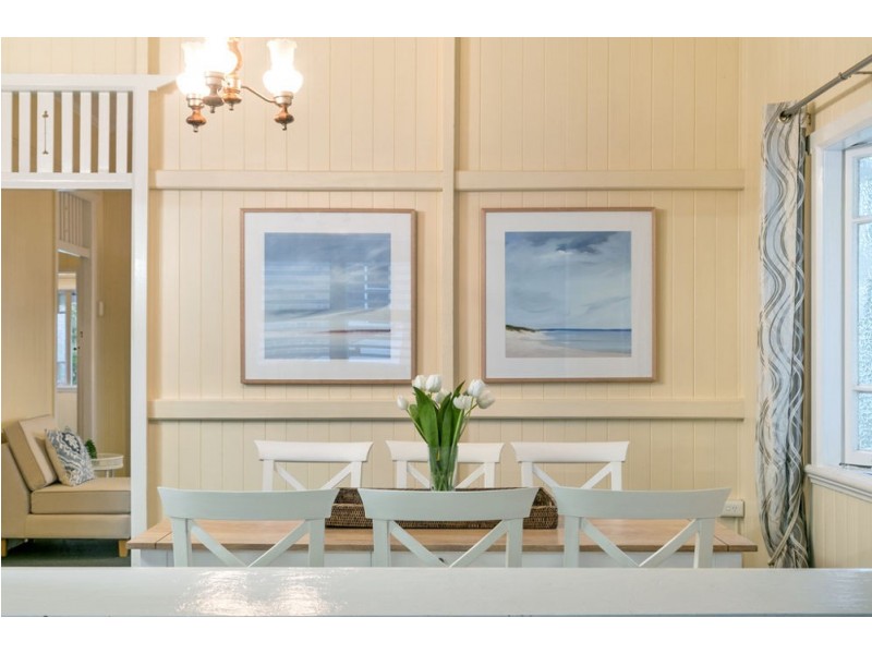 4 Grattan Tce, Wynnum QLD 4178