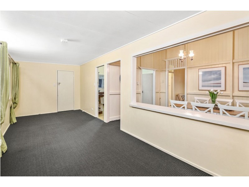 4 Grattan Tce, Wynnum QLD 4178