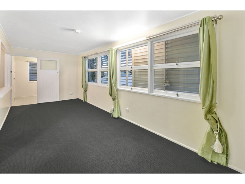 4 Grattan Tce, Wynnum QLD 4178