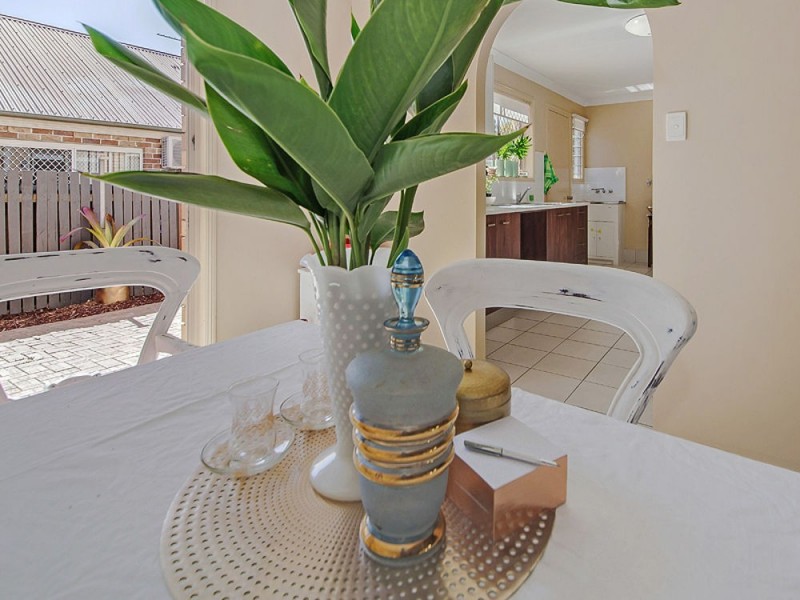 2/16 Adelaide Street, Carina QLD 4152