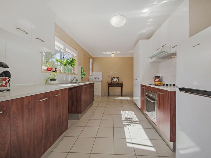 2/16 Adelaide Street, Carina QLD 4152