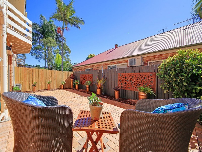 2/16 Adelaide Street, Carina QLD 4152